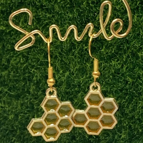 Honeycomb Earring, Honey Earring, Bee Earring, Insect Earring, Bumblebee Earring - Picture 3 of 6